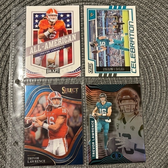 💋 Trevor Lawerence, NFL Football Trading Cards, Mixed Lot of 4, Draft Pick Card - Picture 3 of 5